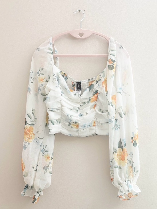 Windsor Tops - 5/$15 🩷 Windsor White Sheer Floral Ruffle Crop Blouse